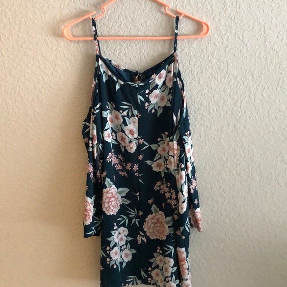 Floral long sleeve open shoulder dress - Picture 3 of 3